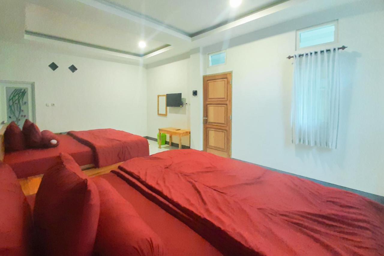 Delvia Bromo Homestay Mitra Reddoorz パスルアン エクステリア 写真