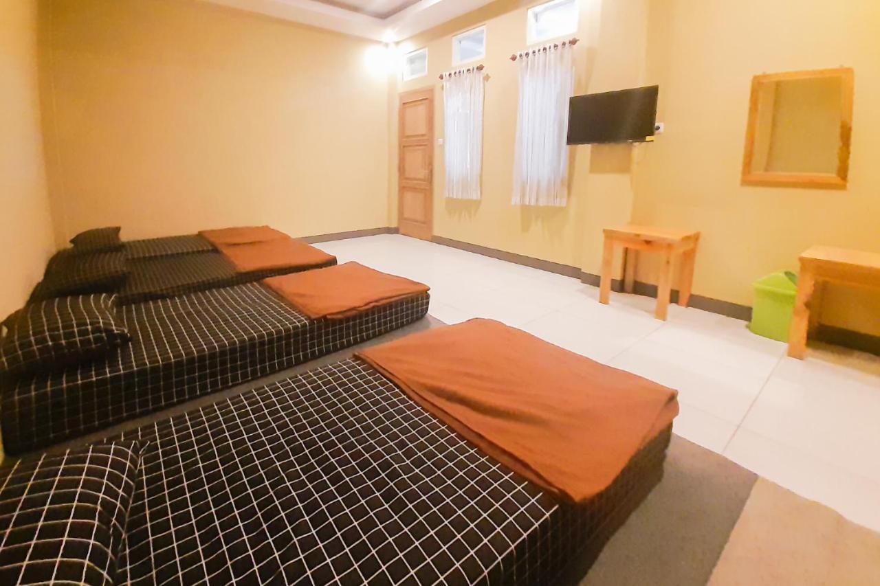 Delvia Bromo Homestay Mitra Reddoorz パスルアン エクステリア 写真