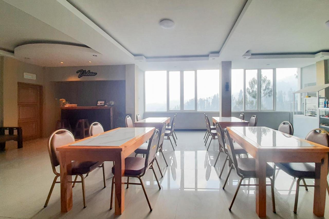 Delvia Bromo Homestay Mitra Reddoorz パスルアン エクステリア 写真